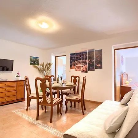 Apartment Adrijano Pula