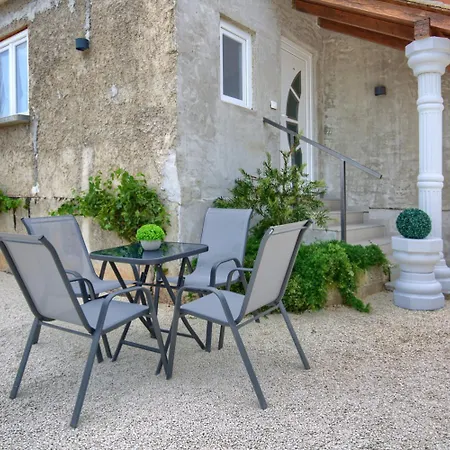 Apartment Adrijano Pula