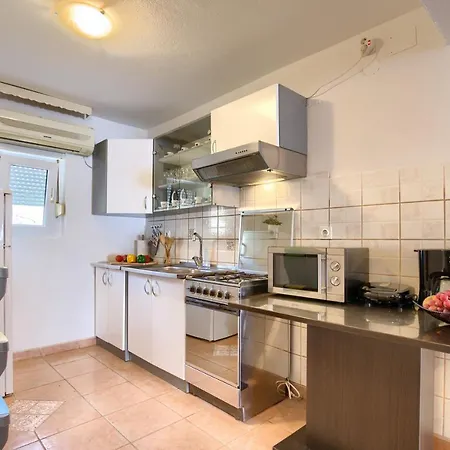 Apartment Adrijano