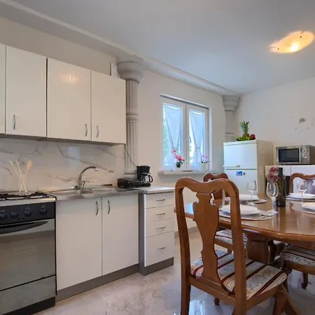 Apartment Adrijano Pula