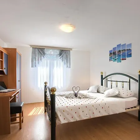 Adrijano Apartman *